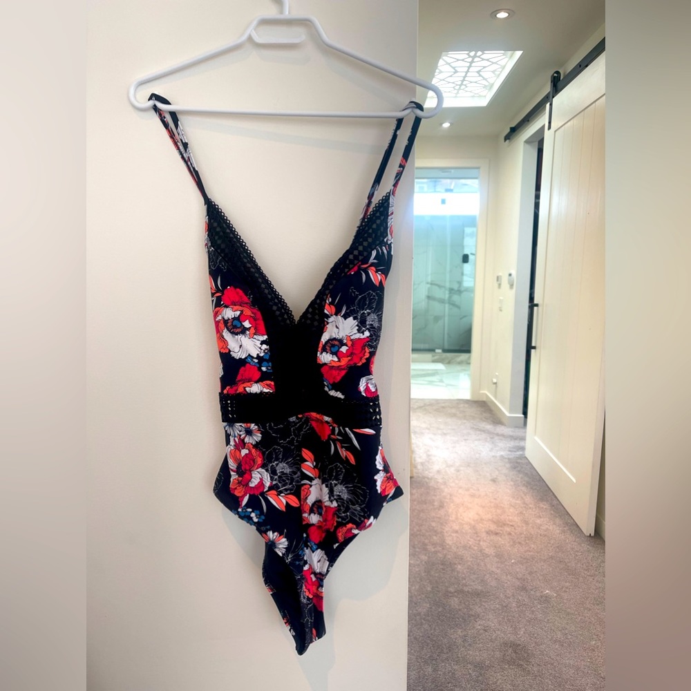 Cupshe one piece bathing suit